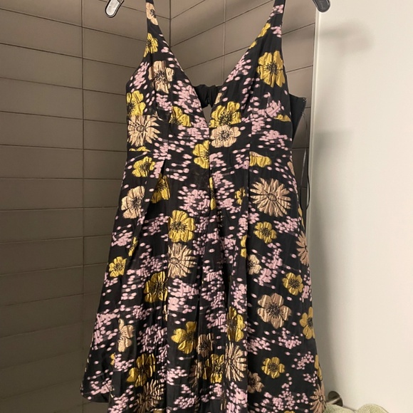 Size 6 NWT bcbg neon green pant and top, white linen, and anthropology dress - Picture 7 of 9